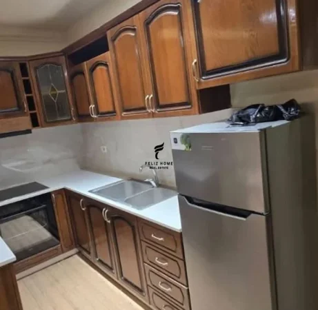 Tirane, jepet me qera apartament 1+1+Ballkon Kati 3, 70 m² 450 € (DON BOSKO)