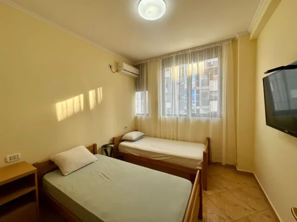 Tirane, jepet me qera apartament 2+1 Kati 5, 80 m² 800 € (Gjimnazi Partizani)