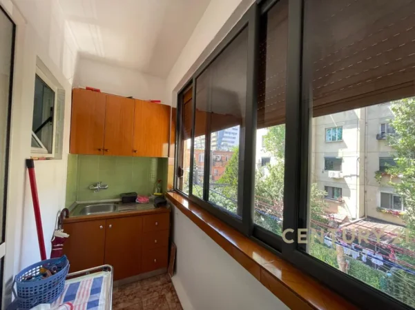 Tirane, jepet me qera apartament 1+1 Kati 3, 60 m² 480 € 