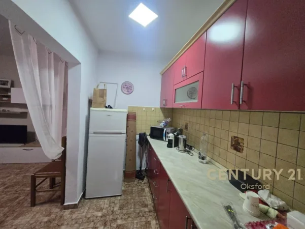 Tirane, jepet me qera apartament 1+1 Kati 3, 60 m² 480 € 