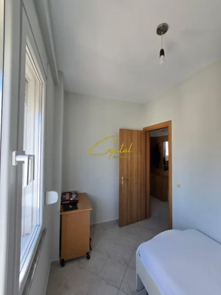 Tirane, jepet me qera apartament 2+1 Kati 8, 70 m² 550 € (QENDER)