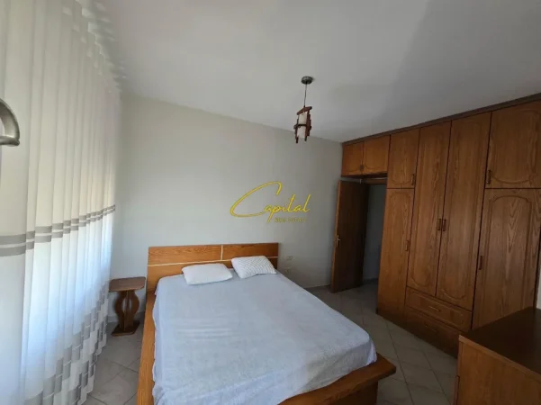 Tirane, jepet me qera apartament 2+1 Kati 8, 70 m² 550 € (QENDER)