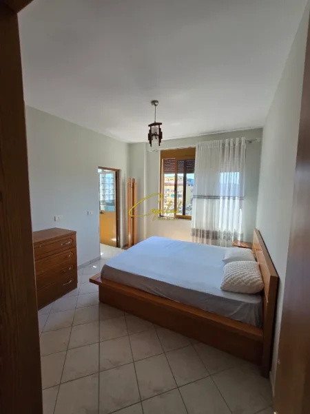 Tirane, jepet me qera apartament 2+1 Kati 8, 70 m² 550 € (QENDER)