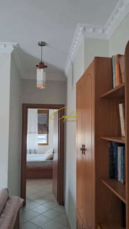 Tirane, jepet me qera apartament 2+1 Kati 8, 70 m² 550 € (QENDER)