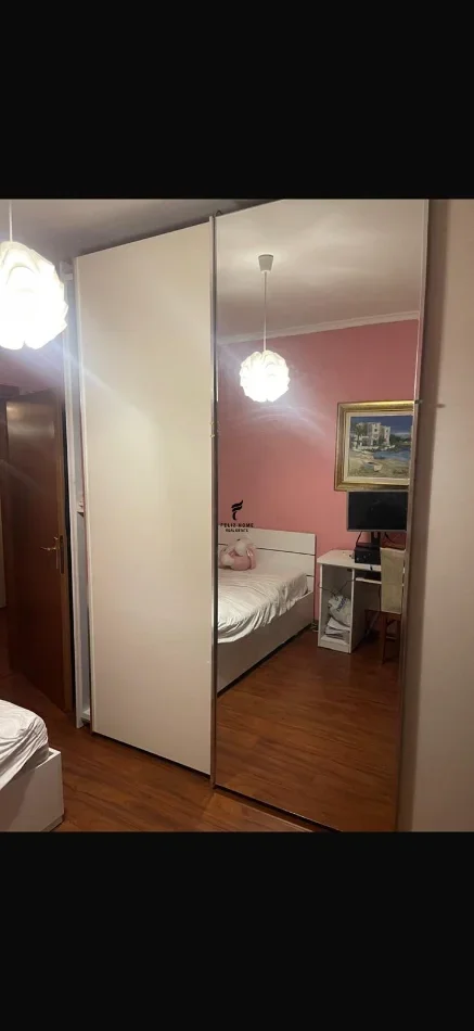 Tirane, jepet me qera 2+1 Kati 7, 102 m² 1.000 € (ISH EKSPOZITA)