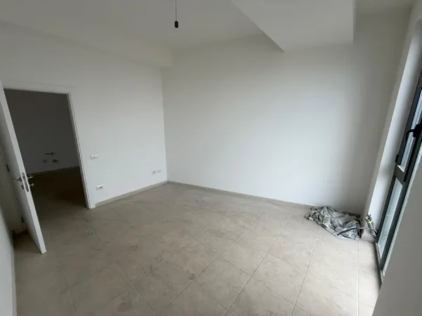 Tirane, jepet me qera ambjent biznesi Kati 7, 72 m² (rruga e kavajes)