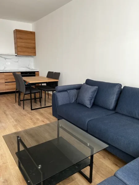 Tirane, jepet me qera apartament 1+1+Ballkon Kati 10, 78 m² 550 € (Kompleksi Arlis, Rruga e Dibrës)