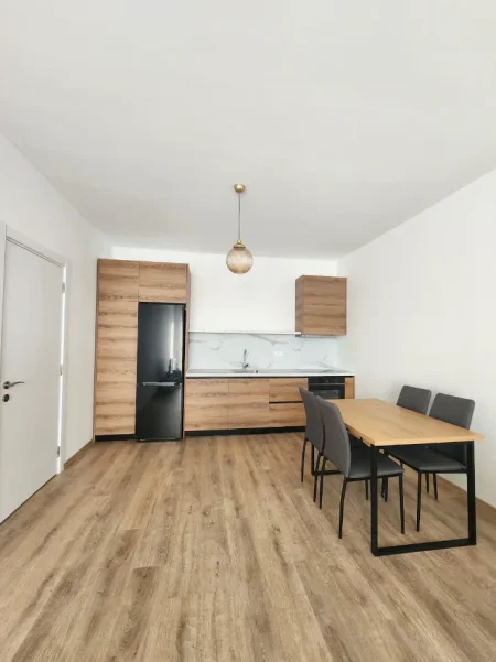 Tirane, jepet me qera apartament 1+1+Ballkon Kati 10, 78 m² 550 € (Kompleksi Arlis, Rruga e Dibrës)
