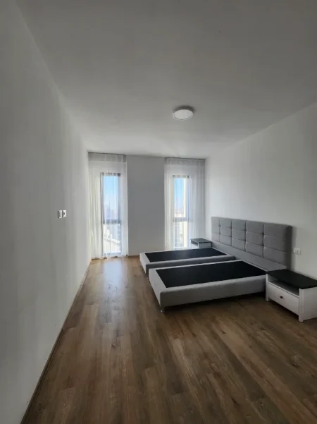 Tirane, jepet me qera apartament 1+1+Ballkon Kati 10, 78 m² 550 € (Kompleksi Arlis, Rruga e Dibrës)