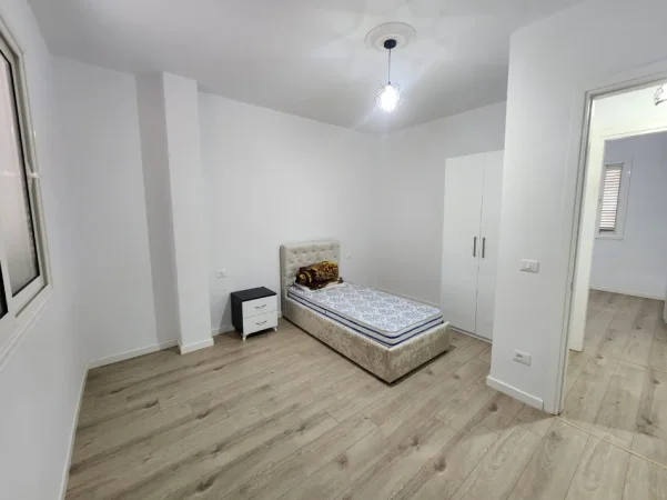 Durres, jepet me qera apartament 2+1+Aneks+Ballkon Kati 3, 90 m² 400 € 
