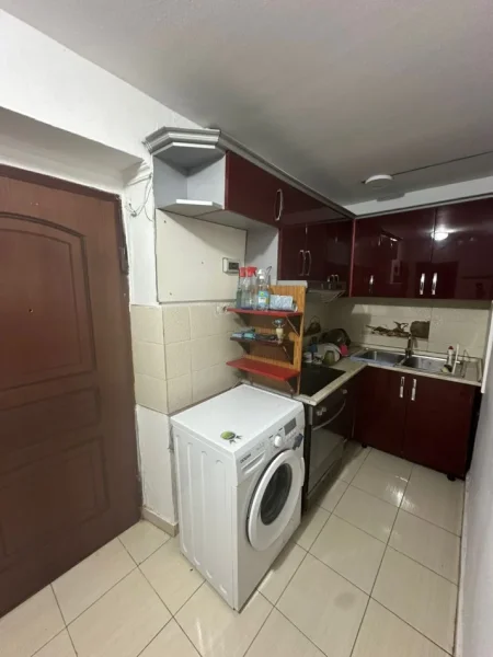 Tirane, jepet me qera apartament 2+1 Kati 3, 75 m² 450 € (Pediatria)