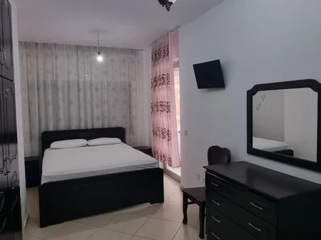 Tirane, jepet me qera apartament 1+1+Ballkon Kati 2, 68 m² 450 € (Unaza e Re)