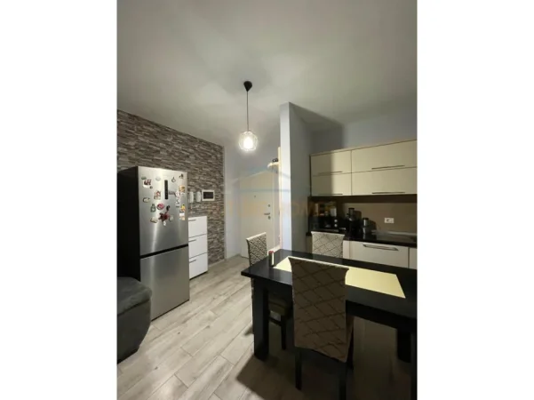 Tirane, shitet apartament 2+1+Ballkon Kati 2, 89 m² 230.000 € (FIORI DI BOSKO)
