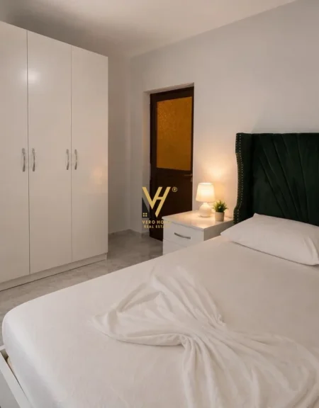 Tirane, jepet me qera apartament 1+1+Ballkon Kati 1, 70 m² 470 € (SIRI KODRA)