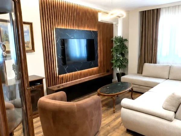 Tirane, shitet apartament 2+1+Aneks+Ballkon , 102 m² 250.000 € 