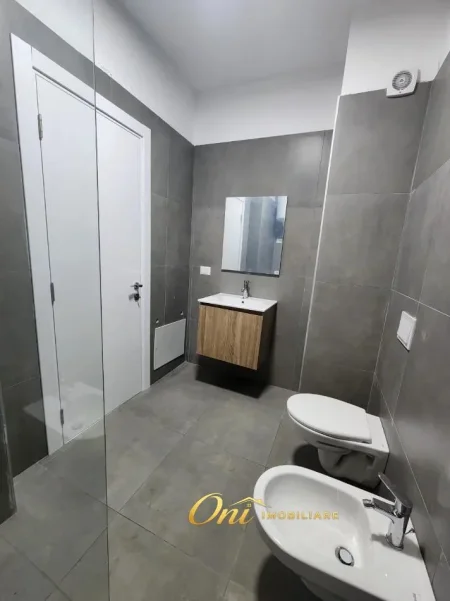 Tirane, jepet me qera apartament 1+1 Kati 10, 75 m² 550 € (KOMPLEKSI ARLIS)