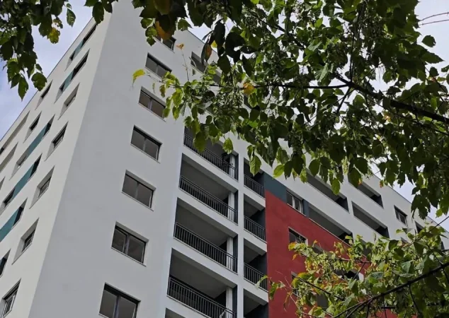 Tirane, jepet me qera zyre Kati 6, 100 m² 500 € (OXHAKU)
