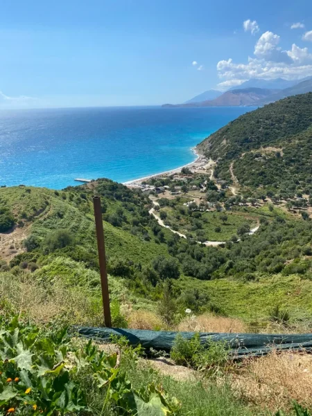 Himare, shitet toke , 757.677 m² 5.303.739 € (Qeparo)
