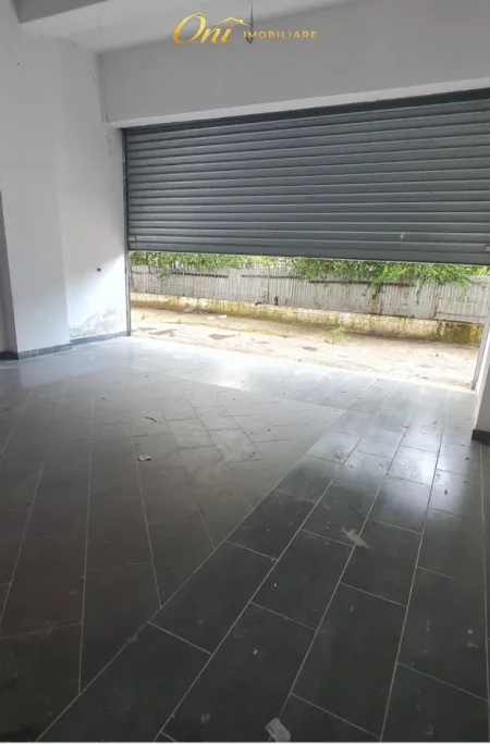 Tirane, jepet me qera magazine Kati 0, 50 m² 300 € (SOKRAT MIHO)