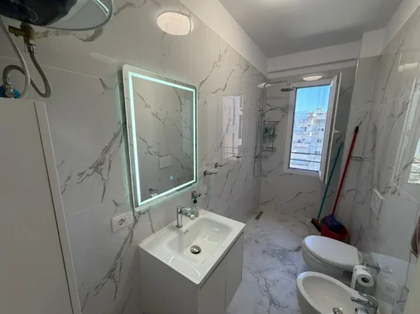 Tirane, shitet apartament 2+1 Kati 8, 71 m² 160.000 € (ish fusha e aviacionit)