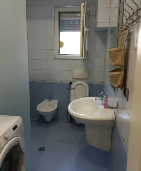 Tirane, jepet me qera apartament 1+1 Kati 3, 60 m² 600 € (BLLOK)