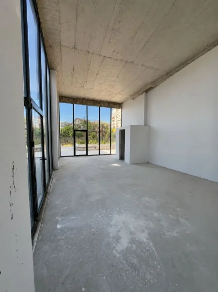 Tirane, shitet ambjent biznesi , 74 m² 410.025 € (yzberisht)