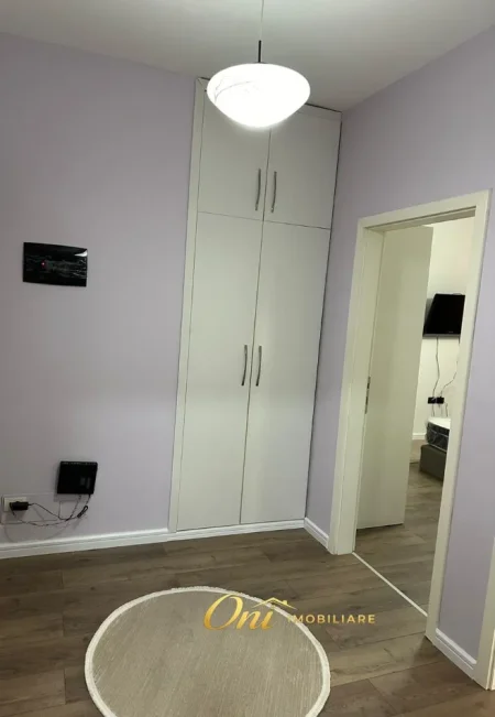 Tirane, jepet me qera apartament 1+1 Kati 3, 75 m² 650 € (PERBALL HOTEL RADISSON)