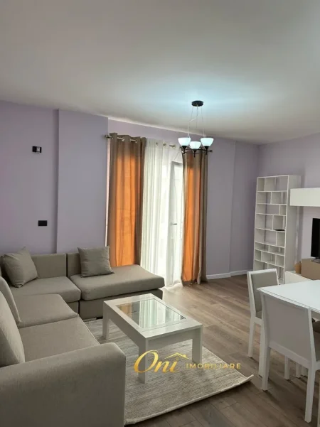 Tirane, jepet me qera apartament 1+1 Kati 3, 75 m² 650 € (PERBALL HOTEL RADISSON)