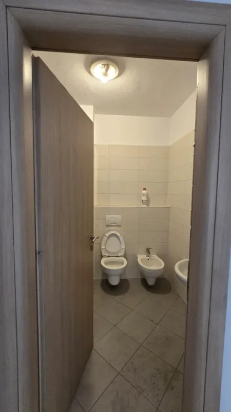 Tirane, shitet apartament 1+1+Ballkon , 71 m² 220.000 € (Kompleksi Delijorgji)