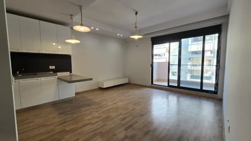 Tirane, shitet apartament 1+1+Ballkon , 71 m² 220.000 € (Kompleksi Delijorgji)