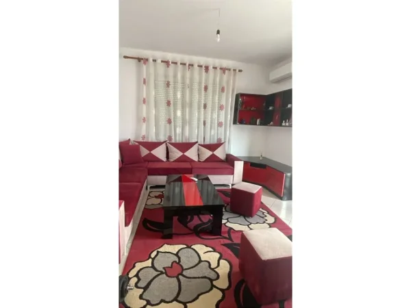 Shqiperi, jepet me qera apartament 2+1+Ballkon Kati 4, 70 m² 400 € (Rruga Muhamet Deliu)