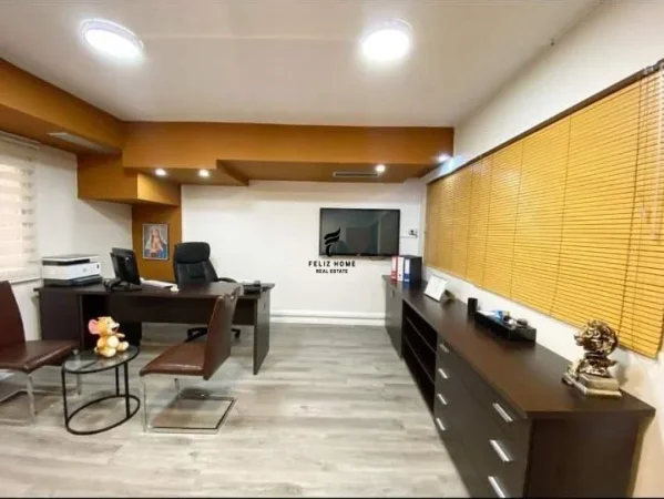 Tirane, jepet me qera zyre Kati 1, 200 m² 3.500 € (BLLOK)