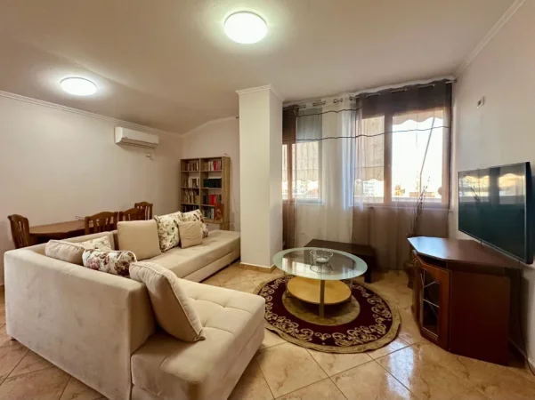 Tirane, jepet me qera apartament 2+1+Ballkon Kati 5, 80 m² 800 € (Rruga Ali Pashe Gucia)