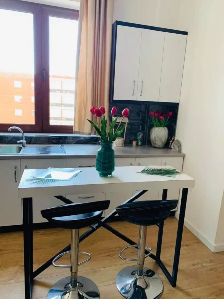 Tirane, jepet me qera apartament 1+1+Ballkon Kati 5, 65 m² 65.000 € (Kompleksi Delijorgji)