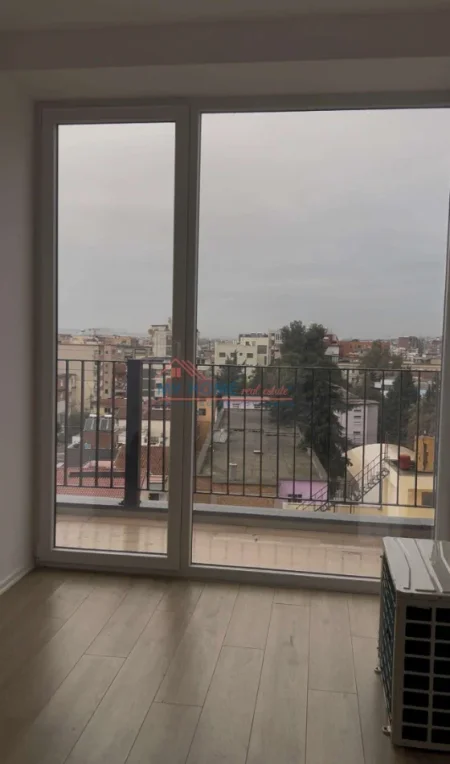 Tirane, jepet me qera apartament 1+1+Ballkon Kati 6, 60 m² 450 € (Rruga Riza Cerova)