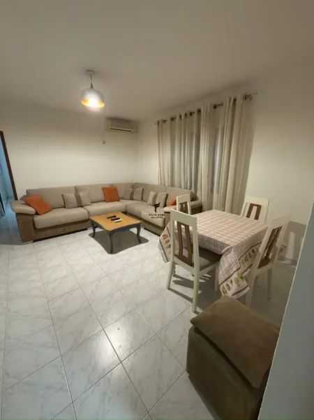 Tirane, jepet me qera apartament 1+1 Kati 1, 65 m² 500 € (ASTIR)