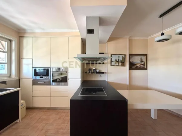 Tirane, shes apartament duplex 3+1+Aneks+Ballkon Kati 8, 225 m² 540.000 € 