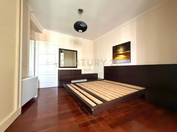 Tirane, shes apartament duplex 3+1+Aneks+Ballkon Kati 8, 225 m² 540.000 € 