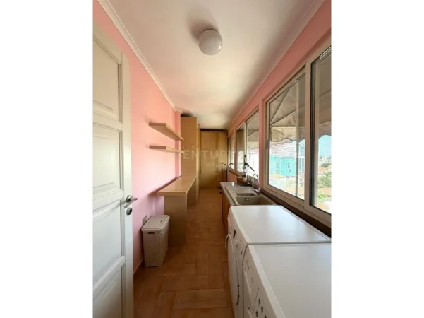 Tirane, shes apartament duplex 3+1+Aneks+Ballkon Kati 8, 225 m² 540.000 € 