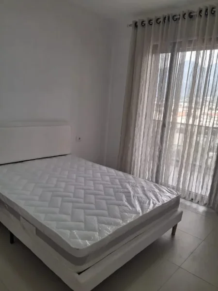 Tirane, jepet me qera apartament 1+1+Ballkon Kati 6, 60 m² 450 € (5 Maj)