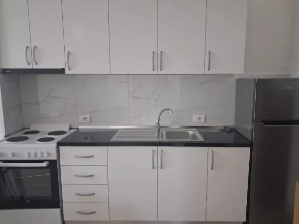 Tirane, jepet me qera apartament 1+1+Ballkon Kati 6, 60 m² 450 € (5 Maj)