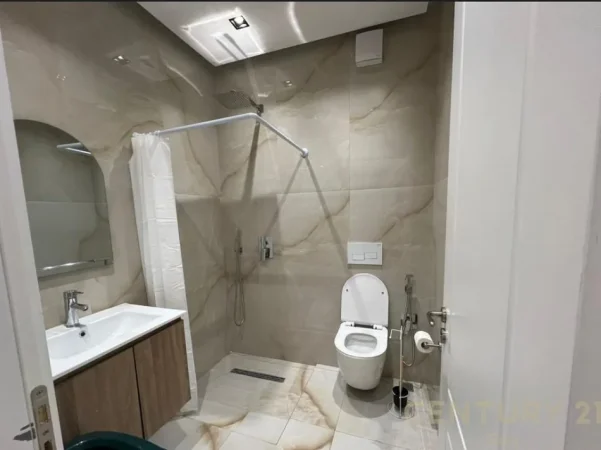 Tirane, shes apartament 2+1+Aneks+Ballkon Kati 2, 121 m² 210.000 € 