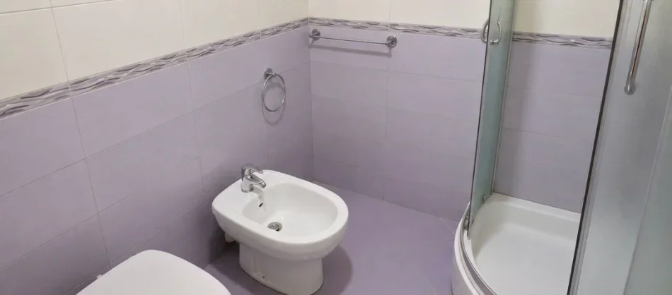 Tirane, jepet me qera zyre Kati 5, 110 m² 1.430 € (Komuna e Parisit)