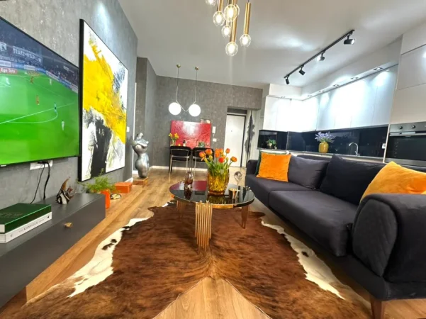Tirane, jepet me qera apartament 1+1+Aneks+Ballkon Kati 5, 77 m² 800 € (21 dhjetori)