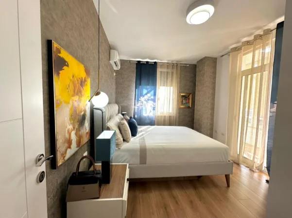 Tirane, jepet me qera apartament 1+1+Aneks+Ballkon Kati 5, 77 m² 800 € (21 dhjetori)