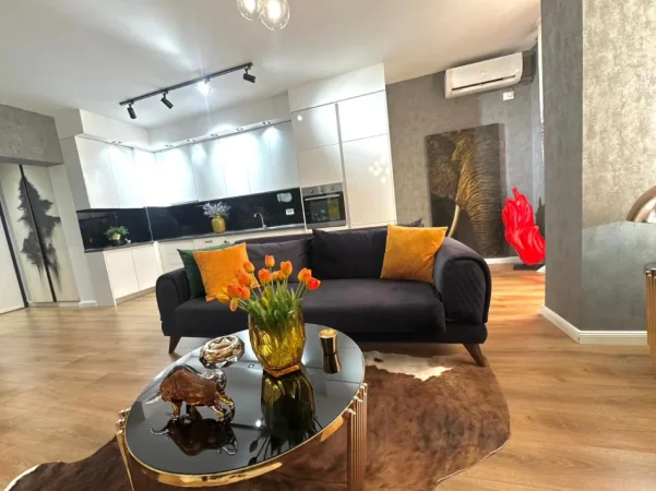Tirane, jepet me qera apartament 1+1+Aneks+Ballkon Kati 5, 77 m² 800 € (21 dhjetori)