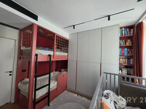 Tirane, shes apartament 2+1+Aneks+Ballkon Kati 5, 100 m² 250.000 € 