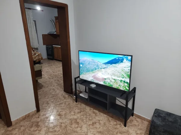 Shqiperi, jepet me qera apartament 1+1+Aneks Kati 2, 90 m² 450 € (Ish Fusha Aviacionit)
