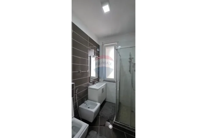 Jepet me qira apartament 2+1+2 tek Kopshti Botanik, Tirane