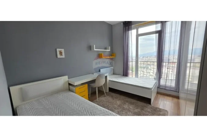 Jepet me qira apartament 2+1+2 tek Kopshti Botanik, Tirane